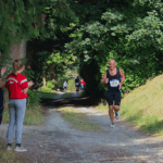 Teilnehmer kurz vor dem Ziel | Frankenwaldlauf Oßla 2022